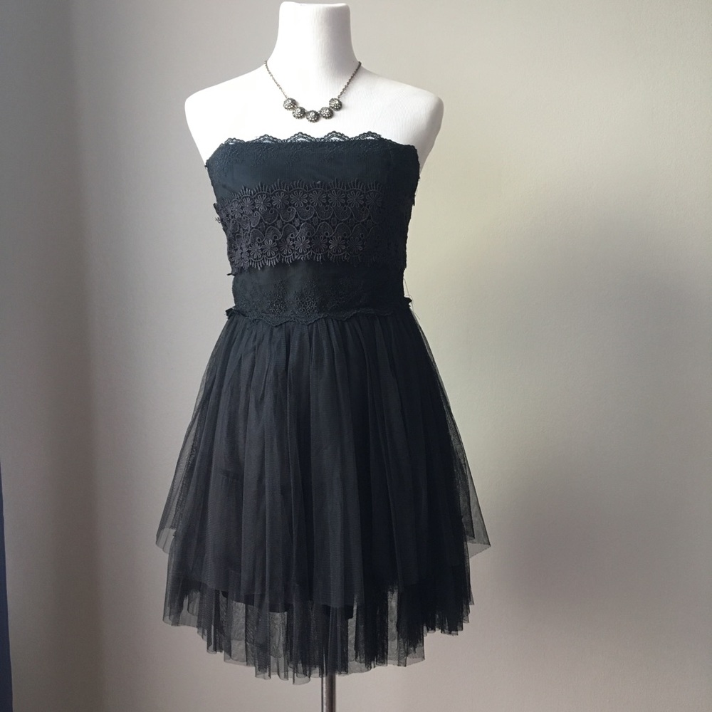 Strapless tulle dress | Sans Souci